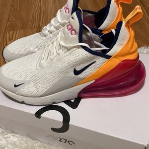 Nike Air 270 shoes